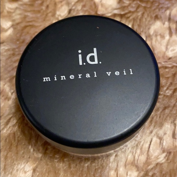 bareMinerals Other - 🎉🎉HP🎉🎉~bareMinerals i.d.~ Mineral Veil Powder